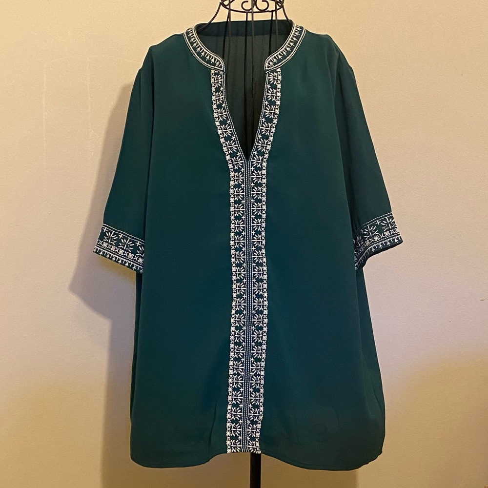 Women’s Chase Secrets Boho Embroidered Print Short Sleeve Blouse